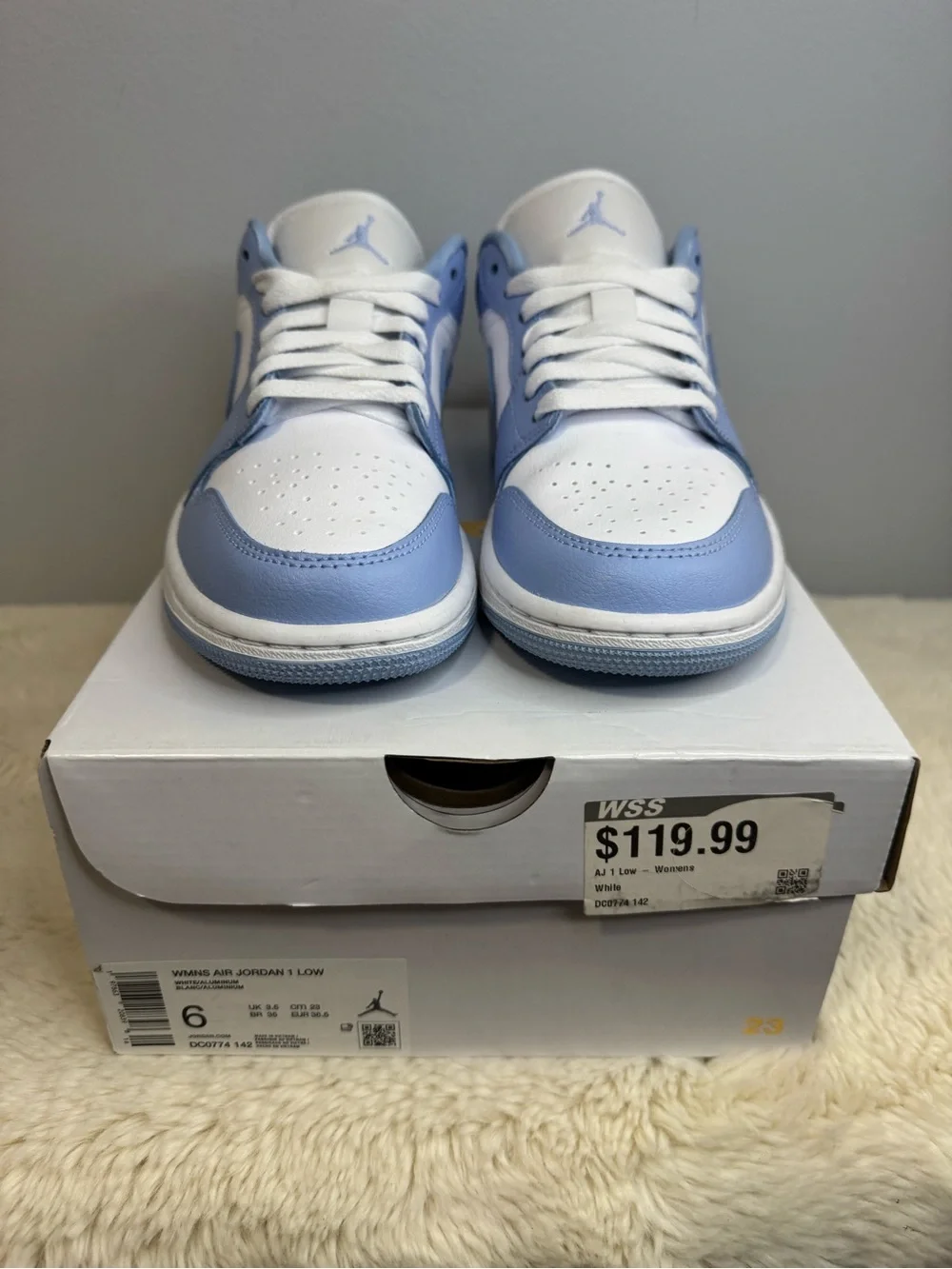 Nike Air Jordan 1 Low - White/Light Blue Women's Sneakers
